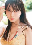 水瀬さらら（Jams Collection）1st写真集「水色の温度」通常版カバー（撮影：酒井貴弘）