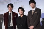 左から鈴木伸之、柏木悠（超特急）、ヤン・リーピン監督。